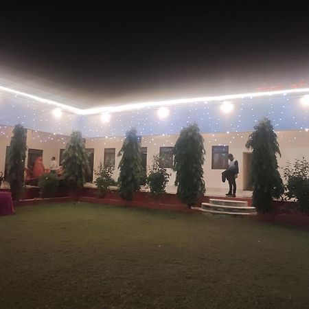 Prem Garden & Resort 마투라 외부 사진